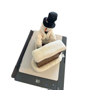 Hallmark Snowman Plush with Gift Holiday Christmas Decor 5234